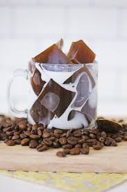 Coffee-flavoured jelly added into a milk tea drink